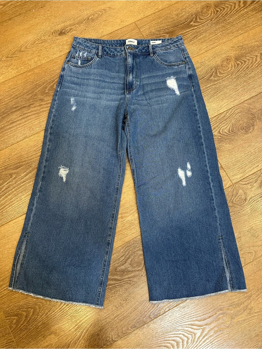 ONLY “ Sonny” Wide Leg Distressed Women’s Crop Jeans - 30 Culotte gaucho pant